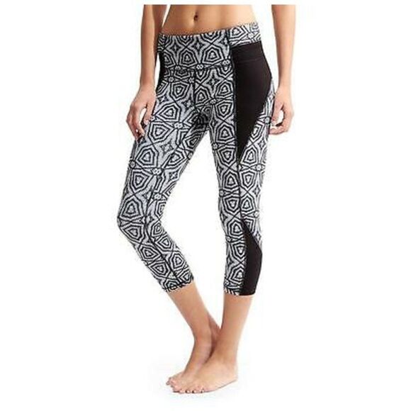 Athleta High Rise Mixed Geo Chaturanga Capri - Picture 1 of 7